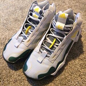 Womens Size 9 Adidas Basketball Shoes